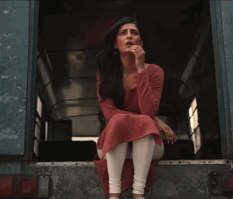 Shruti Haasan as Aadya